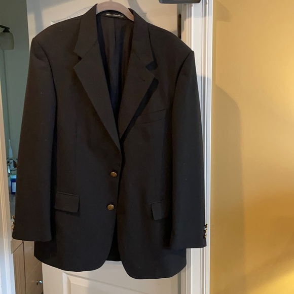 Savron tailored blazer with Salzburg buttons.